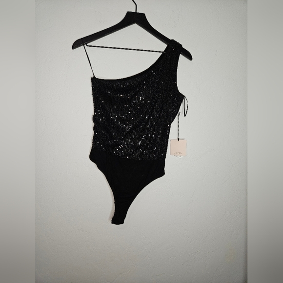 Superdown x Revolve One Shoulder Sequin Thong Bodysuit NWT - Picture 4 of 8